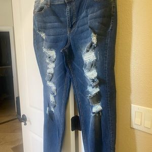 Junior Sneak Peek Jeans. New without tag! Super cute!